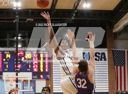 Thumbnail 1 in Belleville East vs Collinsville (Chick-fil-A Classic) photogallery.