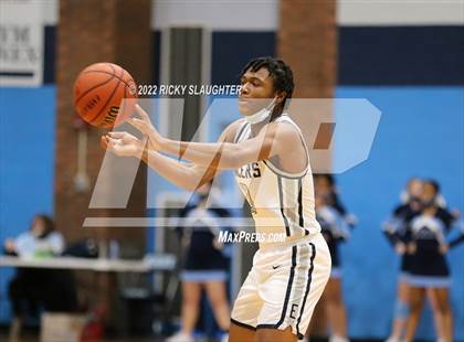 Thumbnail 3 in Belleville East vs Collinsville (Chick-fil-A Classic) photogallery.