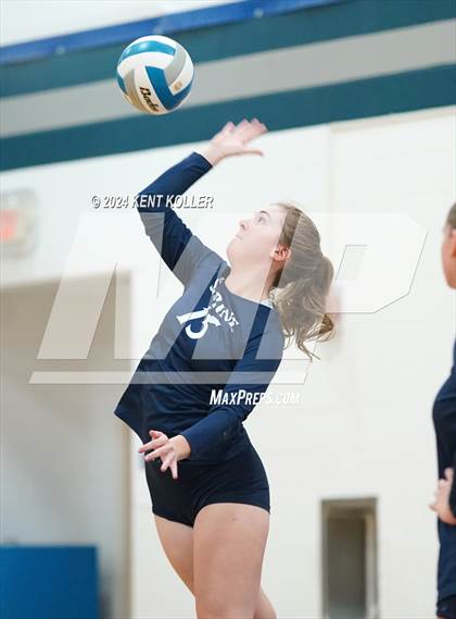Thumbnail 2 in Midland vs. Shrine Catholic (Our Lady Of The Lakes Invite) photogallery.