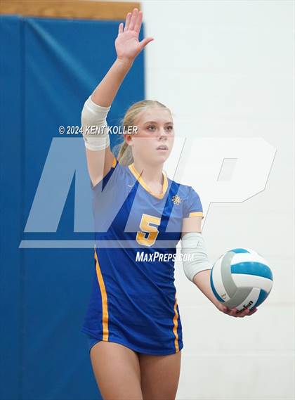 Thumbnail 1 in Midland vs. Shrine Catholic (Our Lady Of The Lakes Invite) photogallery.