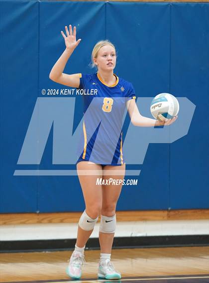 Thumbnail 2 in Midland vs. Shrine Catholic (Our Lady Of The Lakes Invite) photogallery.