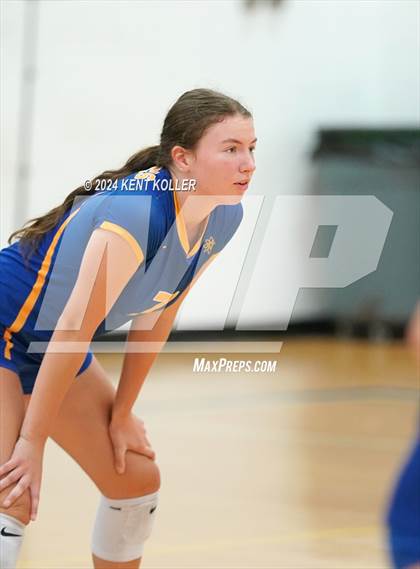Thumbnail 3 in Midland vs. Shrine Catholic (Our Lady Of The Lakes Invite) photogallery.