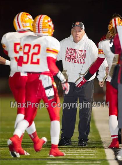 Thumbnail 2 in Huntington Beach vs. Mission Viejo (CIF SS D1 Playoffs) photogallery.