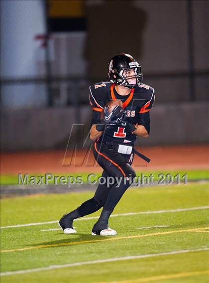 Thumbnail 3 in Huntington Beach vs. Mission Viejo (CIF SS D1 Playoffs) photogallery.