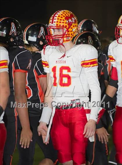 Thumbnail 3 in Huntington Beach vs. Mission Viejo (CIF SS D1 Playoffs) photogallery.