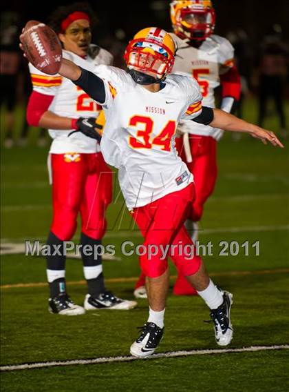Thumbnail 1 in Huntington Beach vs. Mission Viejo (CIF SS D1 Playoffs) photogallery.