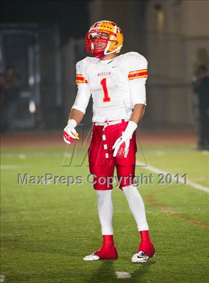 Thumbnail 3 in Huntington Beach vs. Mission Viejo (CIF SS D1 Playoffs) photogallery.