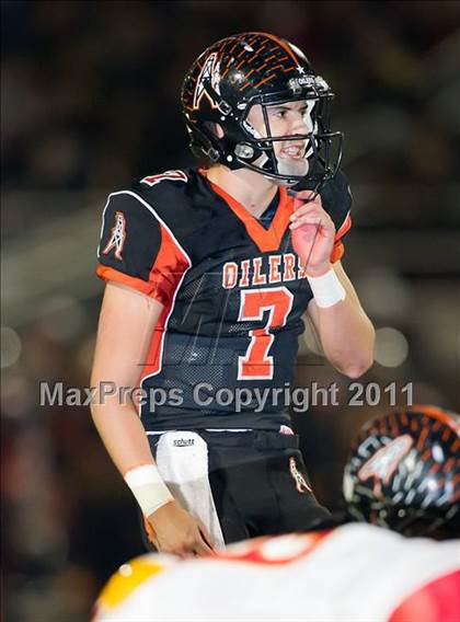 Thumbnail 3 in Huntington Beach vs. Mission Viejo (CIF SS D1 Playoffs) photogallery.