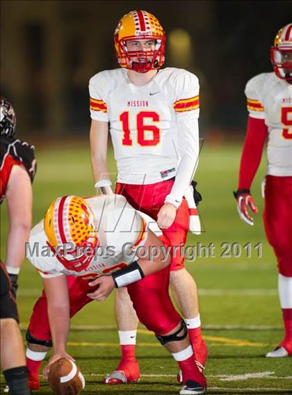 Thumbnail 2 in Huntington Beach vs. Mission Viejo (CIF SS D1 Playoffs) photogallery.