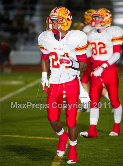 Thumbnail 1 in Huntington Beach vs. Mission Viejo (CIF SS D1 Playoffs) photogallery.