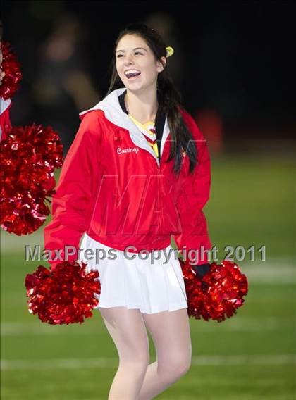 Thumbnail 2 in Huntington Beach vs. Mission Viejo (CIF SS D1 Playoffs) photogallery.