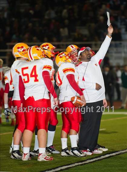 Thumbnail 1 in Huntington Beach vs. Mission Viejo (CIF SS D1 Playoffs) photogallery.