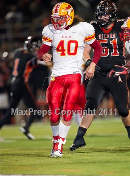 Thumbnail 3 in Huntington Beach vs. Mission Viejo (CIF SS D1 Playoffs) photogallery.