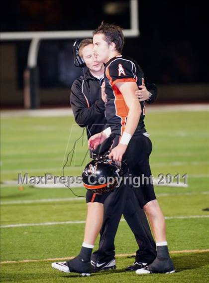Thumbnail 3 in Huntington Beach vs. Mission Viejo (CIF SS D1 Playoffs) photogallery.