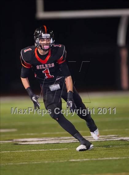 Thumbnail 3 in Huntington Beach vs. Mission Viejo (CIF SS D1 Playoffs) photogallery.
