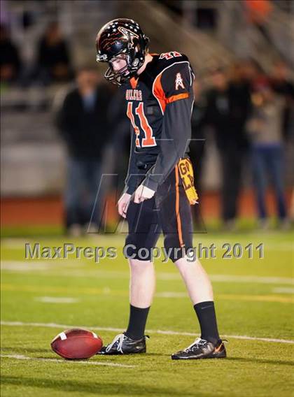 Thumbnail 3 in Huntington Beach vs. Mission Viejo (CIF SS D1 Playoffs) photogallery.