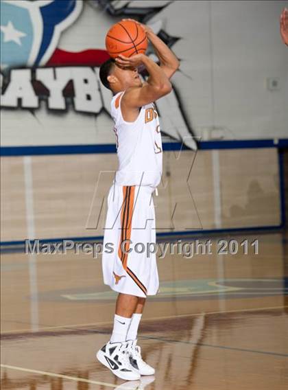 Thumbnail 2 in Dobie vs. Atascocita (McDonald's Texas Invitational) photogallery.