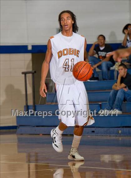 Thumbnail 3 in Dobie vs. Atascocita (McDonald's Texas Invitational) photogallery.