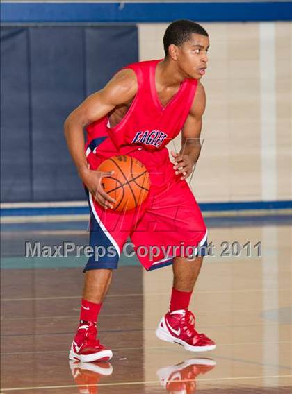 Thumbnail 2 in Dobie vs. Atascocita (McDonald's Texas Invitational) photogallery.