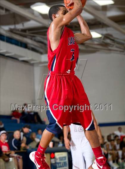 Thumbnail 3 in Dobie vs. Atascocita (McDonald's Texas Invitational) photogallery.