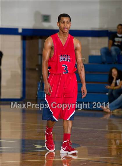 Thumbnail 3 in Dobie vs. Atascocita (McDonald's Texas Invitational) photogallery.