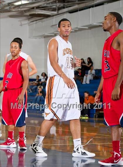 Thumbnail 2 in Dobie vs. Atascocita (McDonald's Texas Invitational) photogallery.