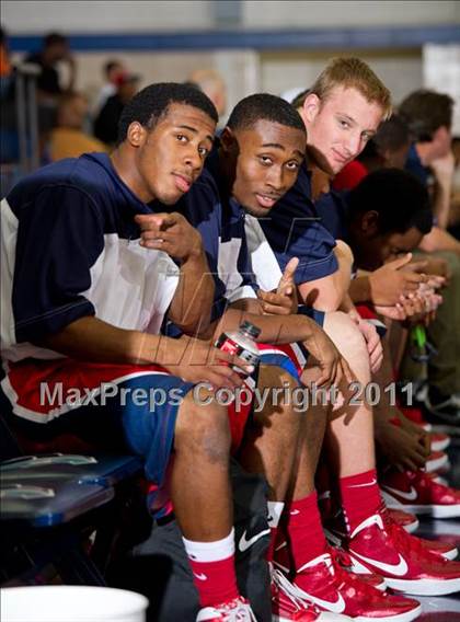 Thumbnail 2 in Dobie vs. Atascocita (McDonald's Texas Invitational) photogallery.