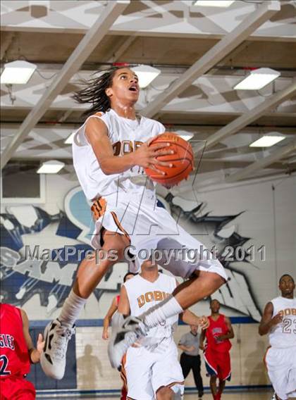 Thumbnail 2 in Dobie vs. Atascocita (McDonald's Texas Invitational) photogallery.
