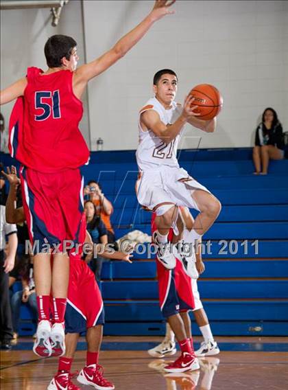 Thumbnail 2 in Dobie vs. Atascocita (McDonald's Texas Invitational) photogallery.
