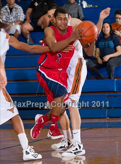 Thumbnail 3 in Dobie vs. Atascocita (McDonald's Texas Invitational) photogallery.