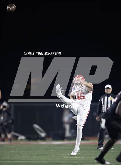 Thumbnail 3 in Mater Dei @ Centennial (CIF SS D1 Semifinal) photogallery.