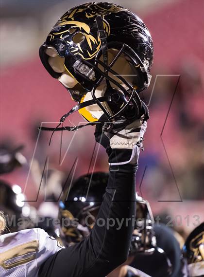 Thumbnail 1 in Desert Hills vs. Pine View (UHSAA 3AA Final) photogallery.