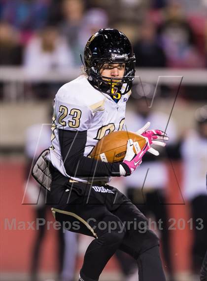 Thumbnail 1 in Desert Hills vs. Pine View (UHSAA 3AA Final) photogallery.