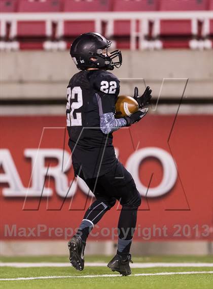 Thumbnail 1 in Desert Hills vs. Pine View (UHSAA 3AA Final) photogallery.