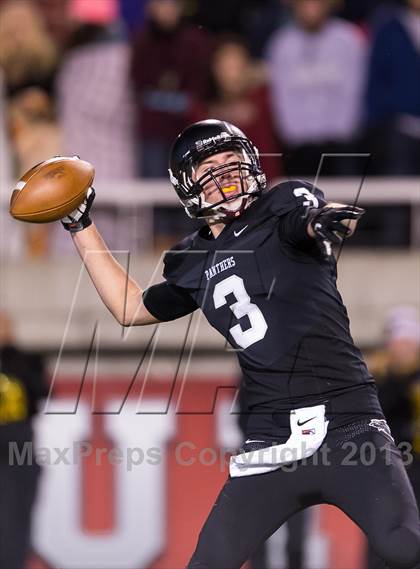 Thumbnail 2 in Desert Hills vs. Pine View (UHSAA 3AA Final) photogallery.