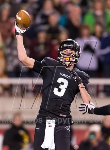 Thumbnail 2 in Desert Hills vs. Pine View (UHSAA 3AA Final) photogallery.