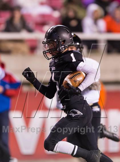Thumbnail 3 in Desert Hills vs. Pine View (UHSAA 3AA Final) photogallery.