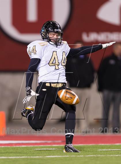 Thumbnail 2 in Desert Hills vs. Pine View (UHSAA 3AA Final) photogallery.