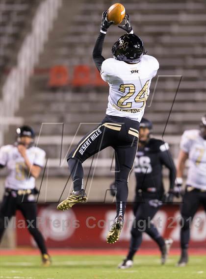 Thumbnail 2 in Desert Hills vs. Pine View (UHSAA 3AA Final) photogallery.
