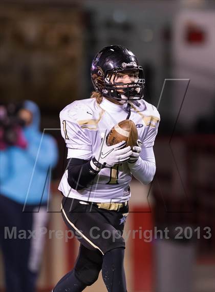 Thumbnail 2 in Desert Hills vs. Pine View (UHSAA 3AA Final) photogallery.