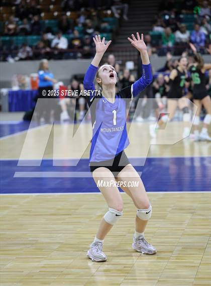 Thumbnail 1 in Stargate School vs. Village (CHSAA 3A First Round) photogallery.