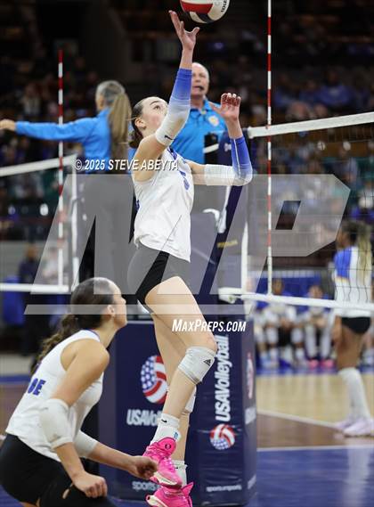 Thumbnail 2 in Stargate School vs. Village (CHSAA 3A First Round) photogallery.