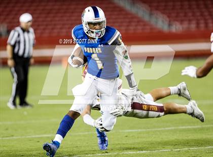 Thumbnail 1 in Menlo-Atherton v Serra (Levi's Stadium High School Series) photogallery.