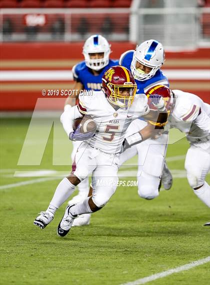 Thumbnail 1 in Menlo-Atherton v Serra (Levi's Stadium High School Series) photogallery.