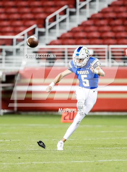 Thumbnail 3 in Menlo-Atherton v Serra (Levi's Stadium High School Series) photogallery.