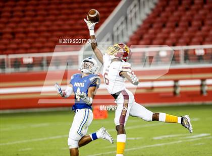 Thumbnail 1 in Menlo-Atherton v Serra (Levi's Stadium High School Series) photogallery.