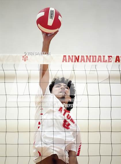 Thumbnail 2 in Hayfield @ Annandale photogallery.