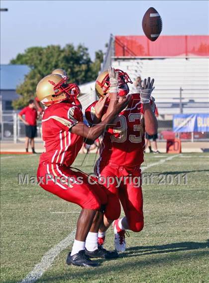 Thumbnail 1 in JV: Clovis @ Centennial photogallery.