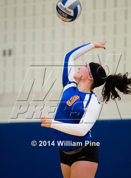 Thumbnail 1 in SS Seward vs. Tuxedo (Section 9 Class D Final) photogallery.