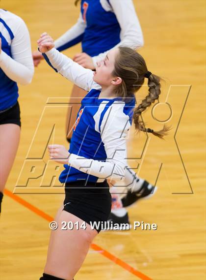 Thumbnail 2 in SS Seward vs. Tuxedo (Section 9 Class D Final) photogallery.
